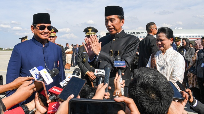 Prabowo Antar Jokowi Pulang ke Solo