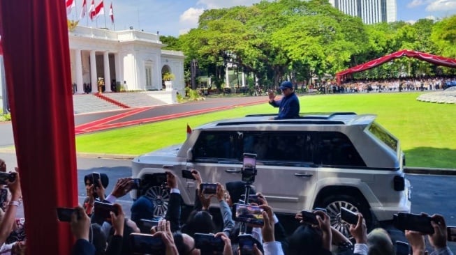 Usai Pelantikan, Prabowo Tiba di Istana Pakai Mobil Garuda Putih Berpelat Indonesia-1