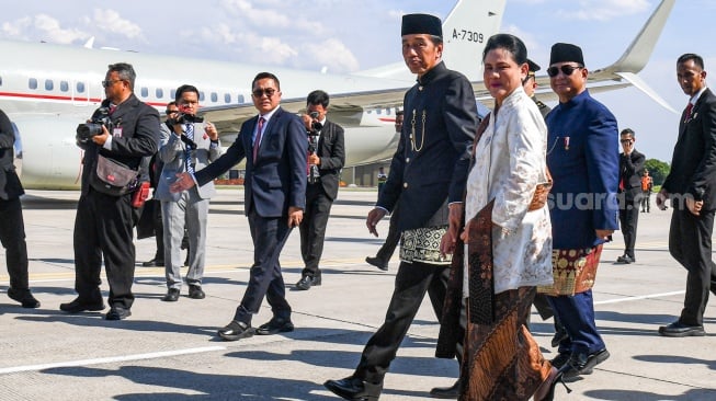 Dua Hari usai Purna Tugas, Momen Jokowi dan Iriana Santai Nikmati Kuliner di Warung Sate di Solo Tuai Sorotan