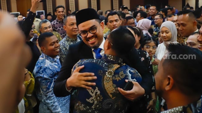 Menteri UMKM Maman Abdurrahman saat tiba di gedung Smesco Indonesia, Jakarta, Senin (21/10/2024). [Suara.com/Alfian Winanto]