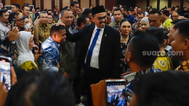 Menteri UMKM Maman Abdurrahman saat tiba di gedung Smesco Indonesia, Jakarta, Senin (21/10/2024). [Suara.com/Alfian Winanto]