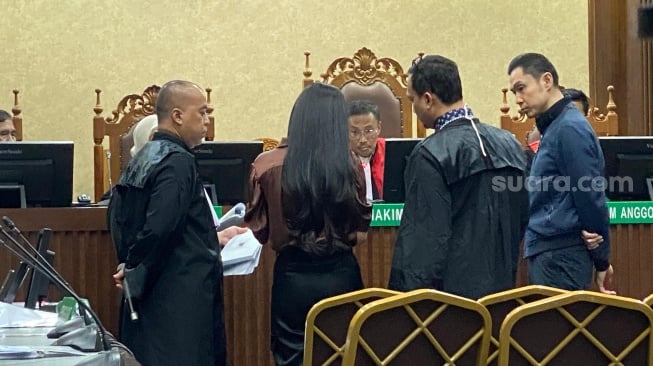 Sandra Dewi menjadi saksi di sidang kasus korupsi PT Timah dengan terdakwa suaminya, Harvey Moeis di Pengadilan Tindak Pidana Korupsi (Tipikor) Jakarta, Senin (21/10/2024) [Suara.com/Tiara Rosana].