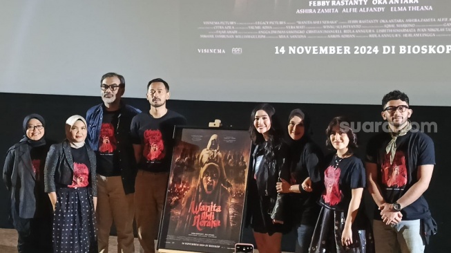 Febby Rastanty, Ashira Zamita, Oka Antara dan Elma Theana, pemain film Wanita Ahli Neraka ditemui di Epicentrum, Kuningan, Jakarta Selatan pada Selasa (22/10/2024). [Suara.com/Rena Pangesti]