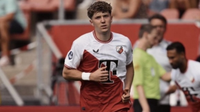 Ole Romeny Saat Membela FC Utrecht. (instagram.com/oleromeny)