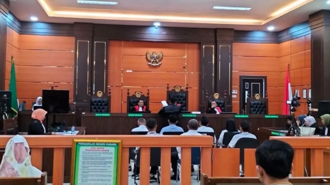 Majelis Hakim PN Padang Tolak Eksepsi Terdakwa Korupsi Dinas Pendidikan, Kerugian Negara Capai Rp 5,5 Miliar