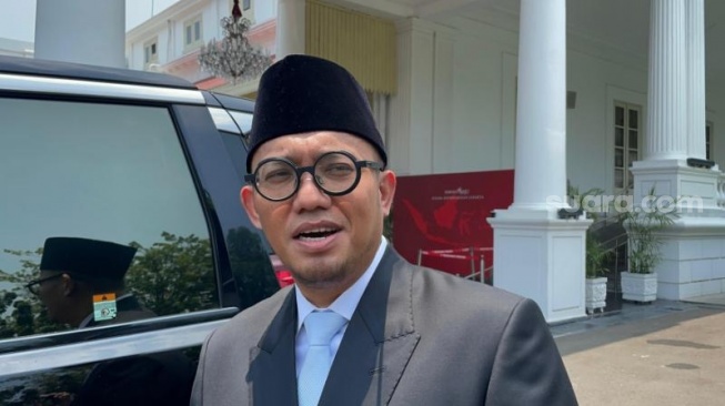 Dilantik Langsung Oleh Prabowo, Tangis Dahnil Pecah: Cita-cita Besar Saya Tercapai