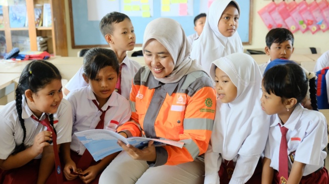 PT Semen Gresik Dukung Peningkatan Pendidikan Anak-anak Sekolah Dasar Negeri di Kabupaten Rembang dan Blora