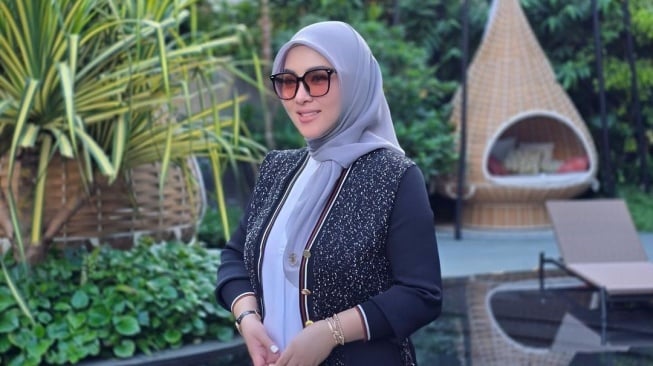 Syahrini Pamer Momen saat Memberi ASI, Bagian Tubuh Anaknya Dipuji Selangit