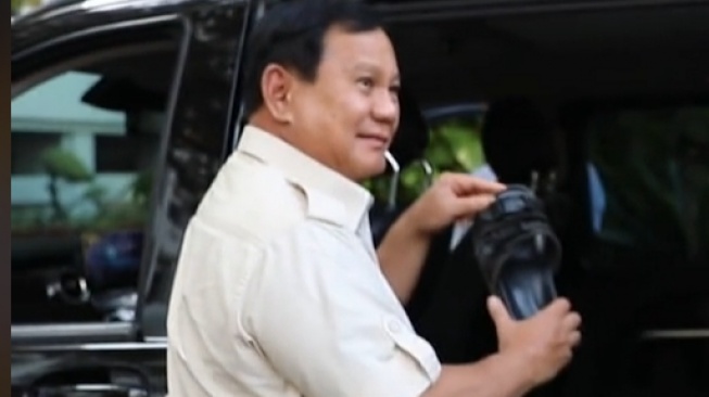 Temuan Prabowo Subianto di dalam kabin mobil Raffi Ahmad (TikTok)