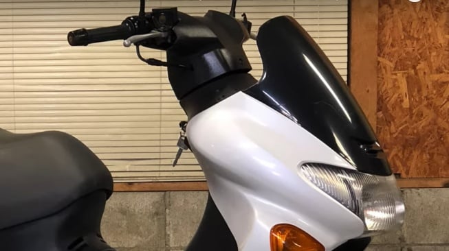 Kenalan dengan Kawasaki Epsilon: Maxi-Scooter Era 2000 yang Tenaganya Lampaui Honda PCX