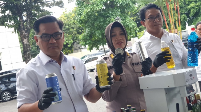 Rumah Produksi Miras Oplosan Digerebek Polisi, Beroperasi Dua Bulan Lewat Online