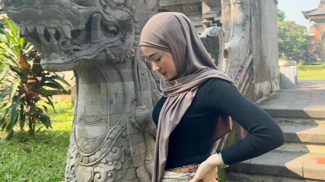 Selebgram berjilbab Dinda Rimby (ig Dinda Rimby)