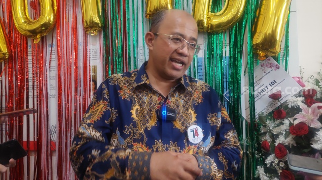 Ketua Ikatan Dokter Indonesia (IDI) dr. Adib Khumaidi, Sp.OT (Suara.com/Lilis Varwati)