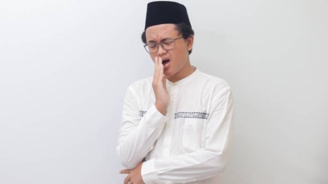 Bagaimana Hukum Menguap Saat Salat? Begini Menurut Perspektif Fikih