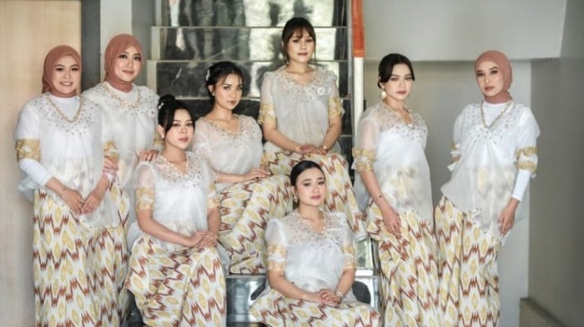 Rani DA menjadi bridesmaid pernikah Nia LIDA (Instagram/@da3_rani)