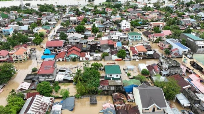 Tangis Pilu di Tengah Banjir Filipina: 40 Nyawa Melayang, Puluhan Ribu Terlantar