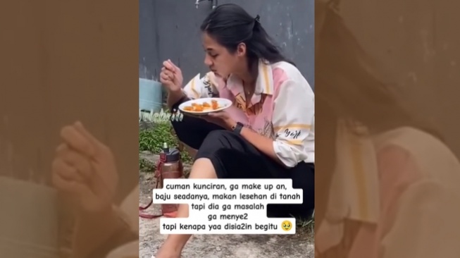 Video Lawas Paula Verhoeven Lesehan Sambil Makan di Pinggir Jalan, Netizen Sindir Baim Wong: Kenapa Disia-siain?