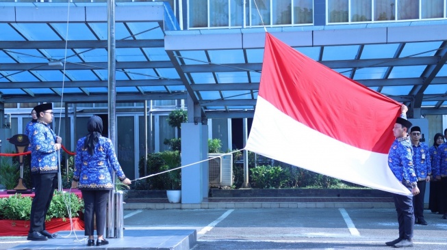 Peringatan Hari Sumpah Pemuda ke-96 yang jatuh pada 28 Oktober diharapkan menjadi momentum dalam mengembangkan potensi pemuda melalui aktivitas yang mendorong perkembangan kreativitas dan inovasi pemuda Indonesia  [Kementerian PANRB]