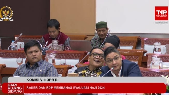 Pasha Ungu Cecar Menteri Agama dengan Indeks Perasaan Jemaah Haji Terkait Pelayanan Jemaah