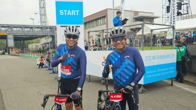 Saleh Husin (kanan) saat mengikuti Shimanami Cycling Jepang 2024.[ist]