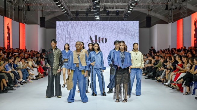 Miracle Runway di Jakarta Fashion Week 2025, Patahkan Stigma Usia di Industri Fashion