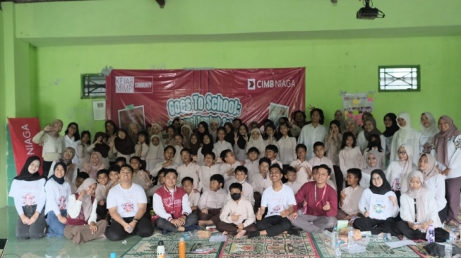 CIMB Niaga Gelar Kejar Mimpi Goes To School Serentak di 35 Sekolah di Indonesia