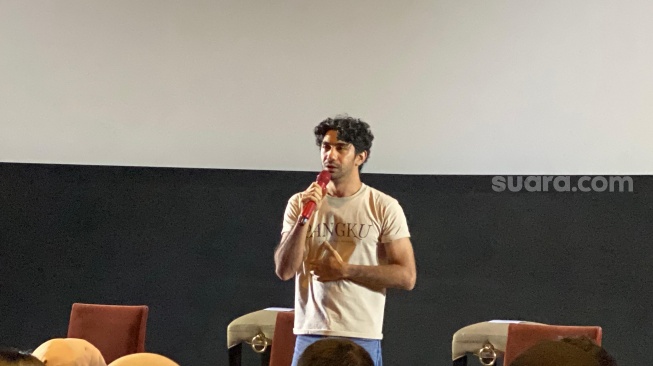 Reza Rahadian dalam konferensi pers film Pangku yang digelar di kawasan Kuningan, Jakarta Selatan, Selasa (29/10/2024). [Suara.com/Tiara Rosana]