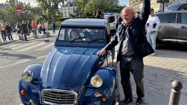 Klakson Bebek hingga Sensasi Melayang: Keunikan Citroen 2CV Klasik di Paris