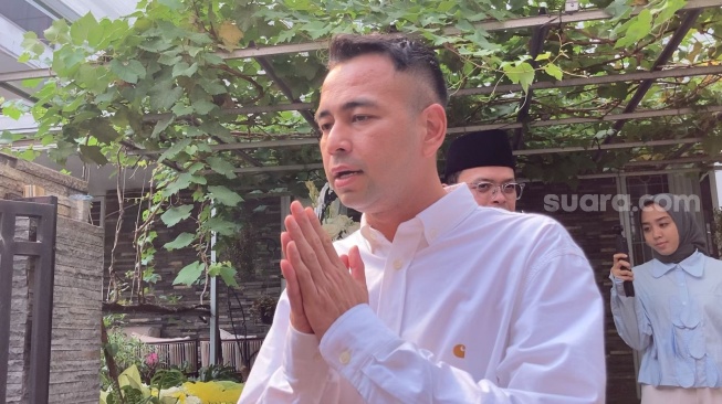 Datang Melayat, Raffi Ahmad Kenang Momen Pertemuan Terakhir dengan Ayah Uya Kuya