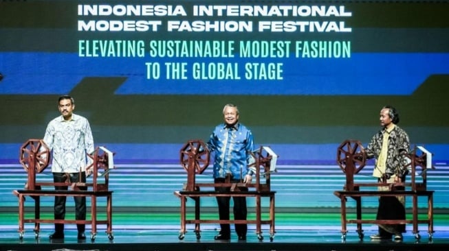 IN2MF 2024 Resmi Dibuka: Menyatukan Kreativitas Lokal dan Gaya Global dalam Fashion Modest