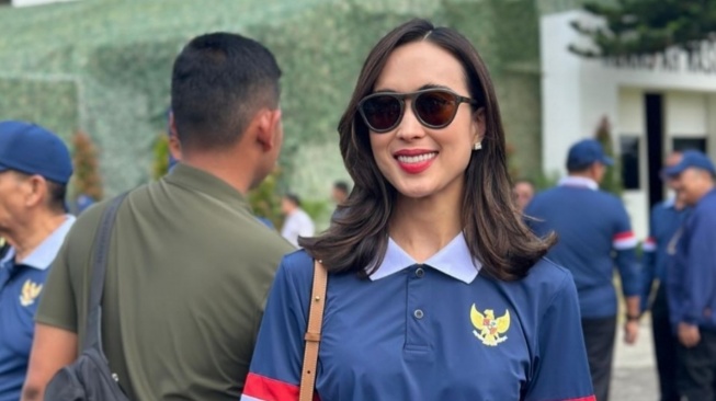 Gaya Menteri Pariwisata Widiyanti Putri Wardhana Kenakan Tas Branded Lokal Bermodel Vintage, Harganya Segini!