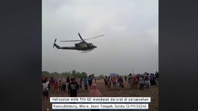 Dramatis! Helikopter TNI AD Mendarat Darurat di Sawah Blora Saat Latihan