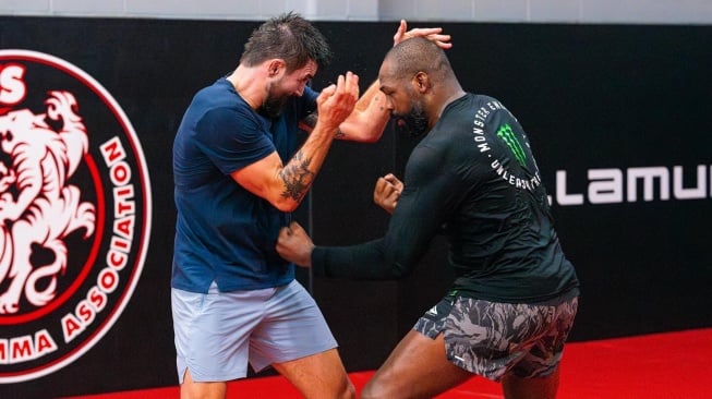 Siapa Petarung yang Layak Dapat UFC GOAT? Khabib Nurmagomedov atau Jon Jones