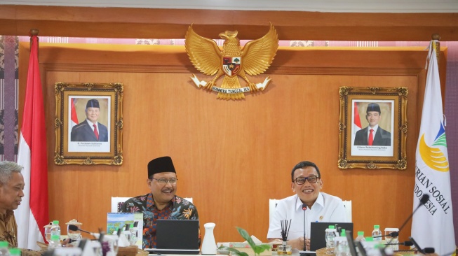 Bersama Menteri P2MI, Gus Ipul Bahas Rehabilitasi dan Pemberdayaan PMI Bermasalah