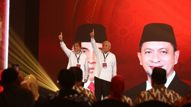 Isran Noor dan Hadi Mulyadi saat ikuti Debat Kedua Pilgub Kaltim, di Jakarta. [Ist]