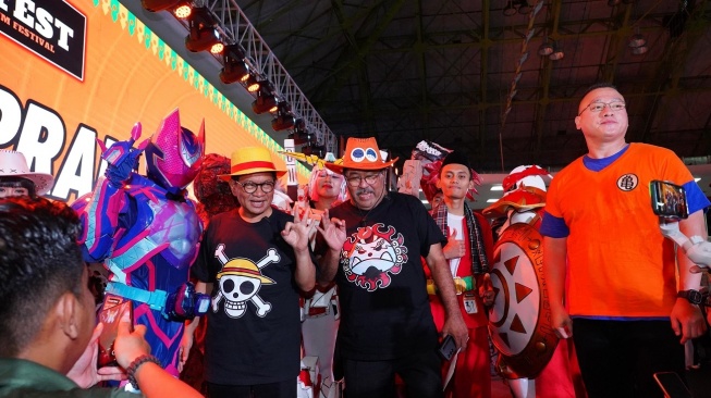 Momen Pramono-Rano Ikutan Cosplay di Jakofest, Pilih Karakter One Piece Karena Ini