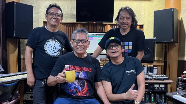 Tribute untuk Benny Soebardja, Dewa Budjana Racik Ulang 'My Life' dalam Acoustic String Quartet