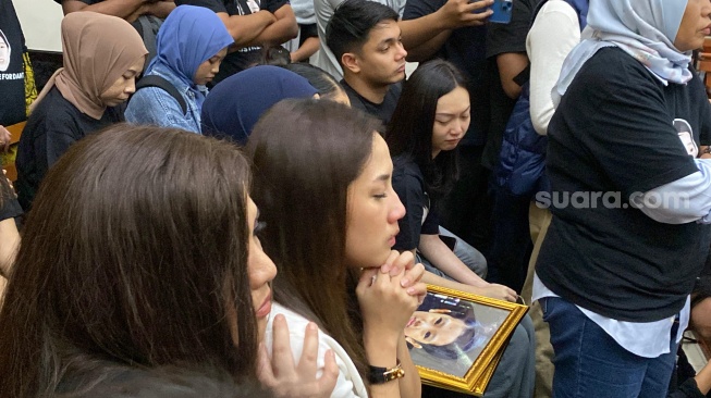 Cornelia Agatha Dampingi Tamara Tyasmara, Jabatan Mentereng Istri Si Doel Tuai Sorotan