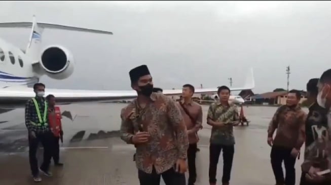 Video Kaesang nebeng pesawat jet pribadi diduga milik konglomerat Singapura, Gang Ye. (tangkapan layar/X)