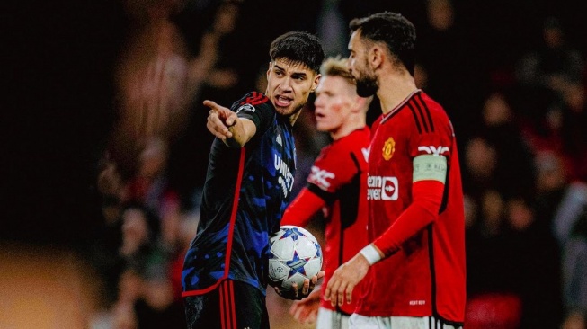 Calon bek Timnas Indonesia, Kevin Diks saat membela FC Copenhagen vs Manchester United. [Dok. Instagram/@kevindiks2]