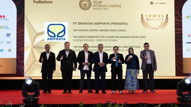 Terus Bertransformasi, Brantas Abipraya Raih 3 Penghargaan di Ajang Top Human Capital Awards 2024