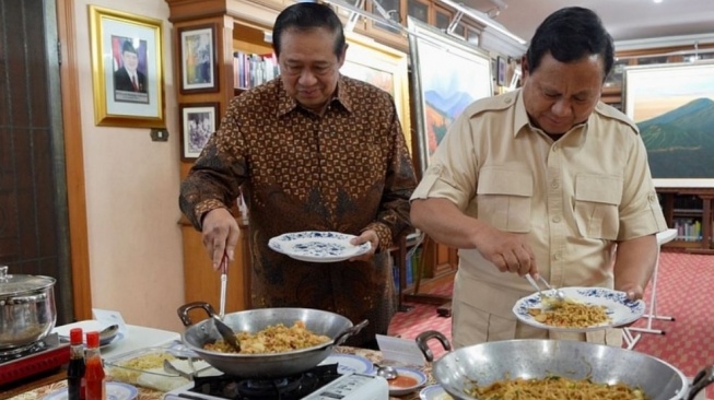 Presiden Prabowo Subianto menemui SBY di Cikeas. (Foto: bidik layar)