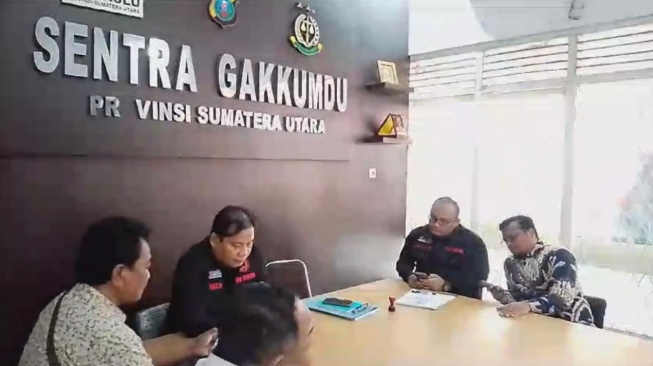 Tim Hukum Edy-Hasan Laporkan Kades di Tapsel Dukung Bobby Nasution ke Bawaslu Sumut