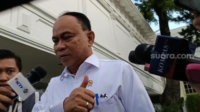 Menteri Koperasi Budi Arie Setiadi. (Suara.com/Novian)