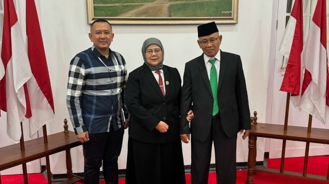 Silsilah Keluarga Denden Imadudin Soleh, Ibunya Tokoh di Sumedang