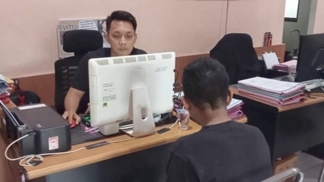 Ayah Kandung di Mataram Laporkan Anak Gara-gara Kasurnya Dijual Untuk Bayar Utang