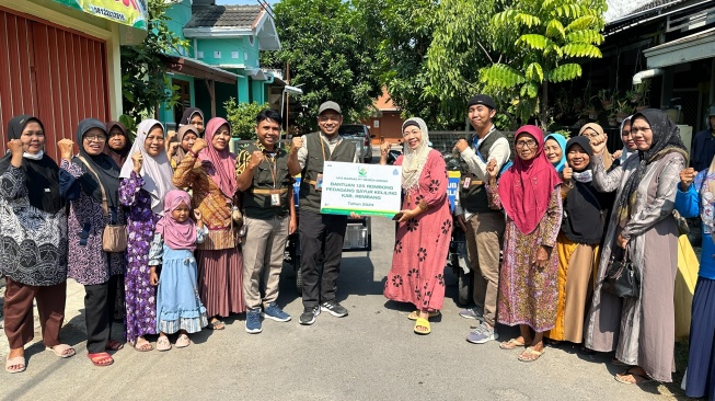 Semen Gresik Tebar Kebaikan, Bantu Pedagang Sayur Keliling di Rembang Tingkatkan Penghasilan