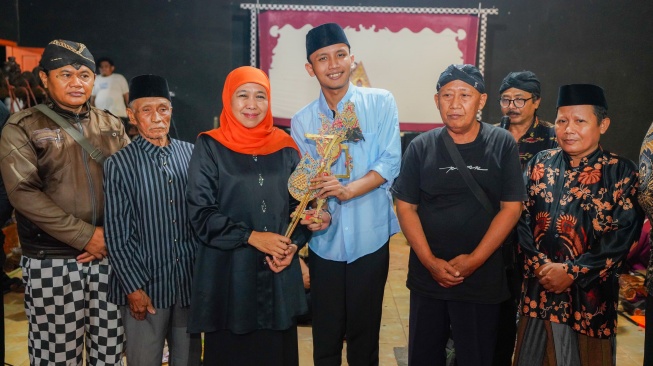 Khofifah Dapat Hadiah Wayang Kresna, Simak Karakter dari Tokoh Legendaris Ini