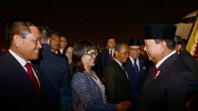 Presiden Prabowo Subianto tiba di Beijing Capital International Airport,Beijing, Republik Rakyat Tiongkok (RRT), pada Jumat, 8 November 2024. (ist)