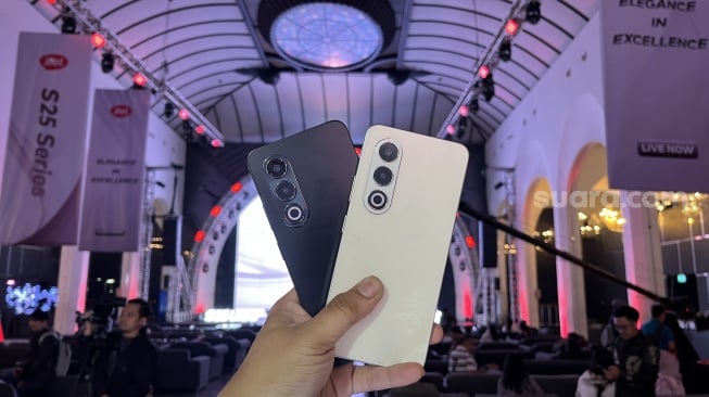 Itel S25 resmi diluncurkan ke Indonesia pada Jumat (8/11/2024). [Suara.com/Dicky Prastya]